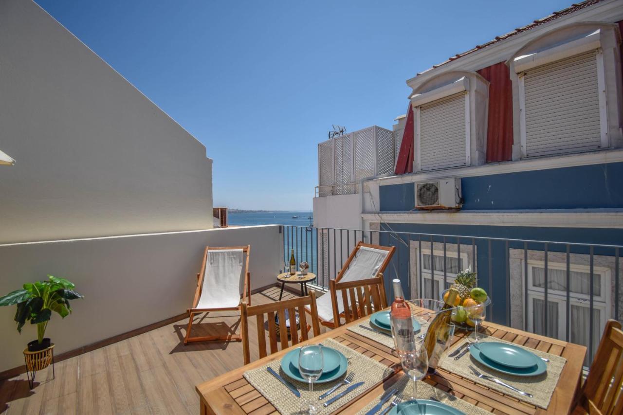Central & Stylish 2 Bedroom Apartment W/ Balcony Cascais Ngoại thất bức ảnh