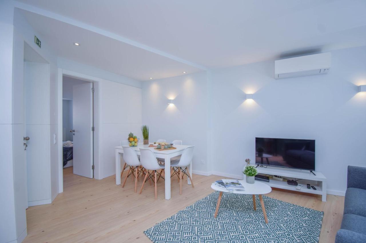 Central & Stylish 2 Bedroom Apartment W/ Balcony Cascais Ngoại thất bức ảnh