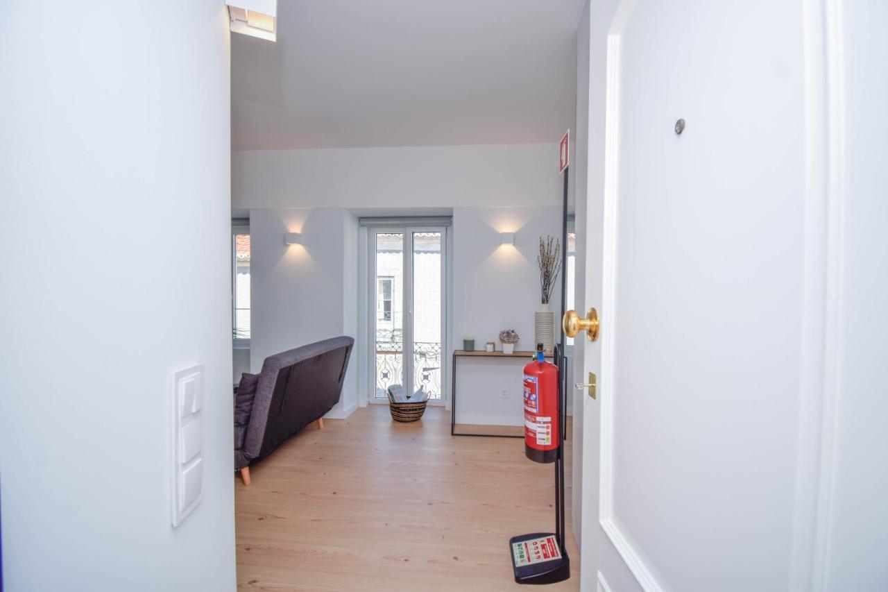 Central & Stylish 2 Bedroom Apartment W/ Balcony Cascais Ngoại thất bức ảnh